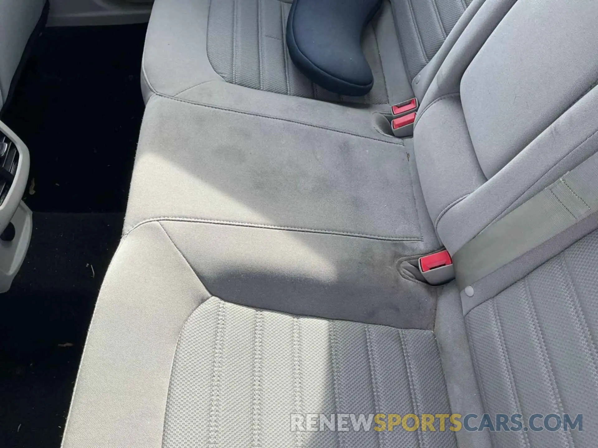 18 Photograph of a damaged car 3FA6P0LU5KR255630 FORD FUSION 2019