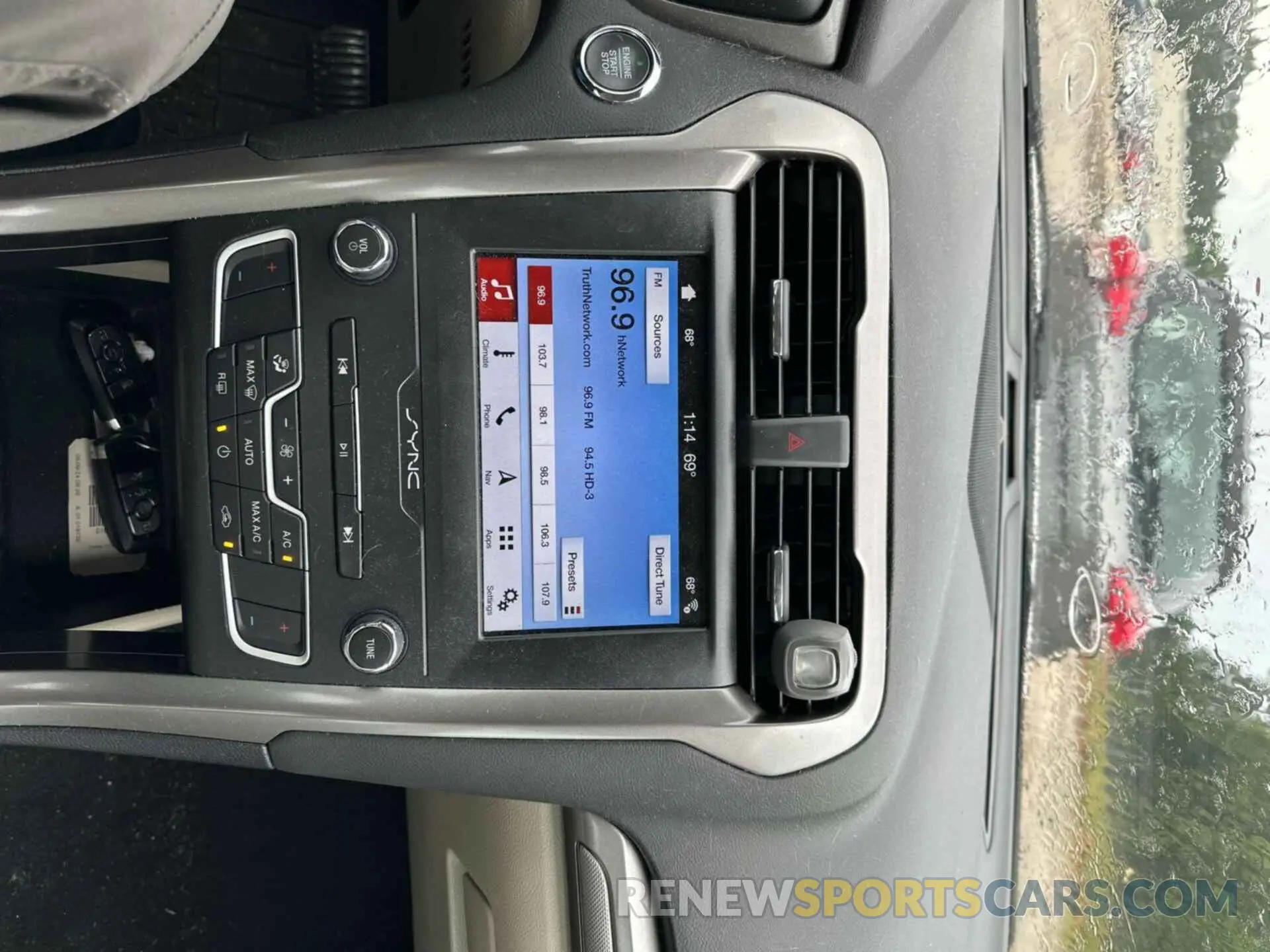 9 Photograph of a damaged car 3FA6P0LU5KR255630 FORD FUSION 2019