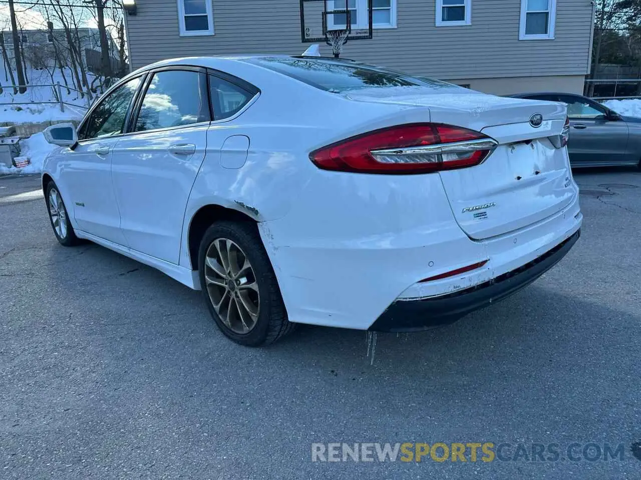 2 Фотография поврежденного автомобиля 3FA6P0LU6KR120866 FORD FUSION 2019