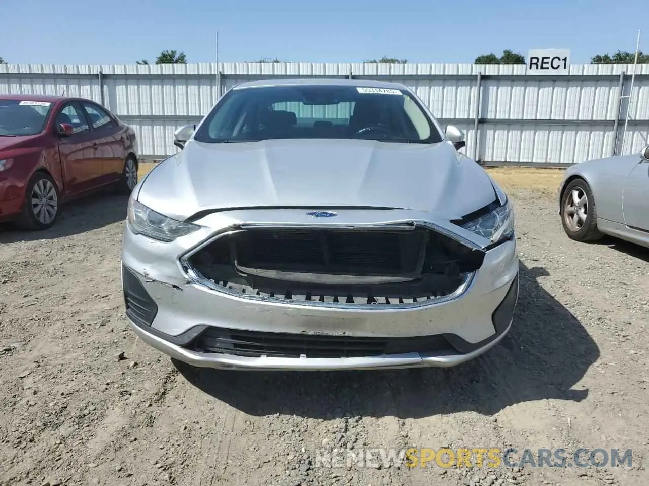 5 Photograph of a damaged car 3FA6P0LU6KR182297 FORD FUSION 2019