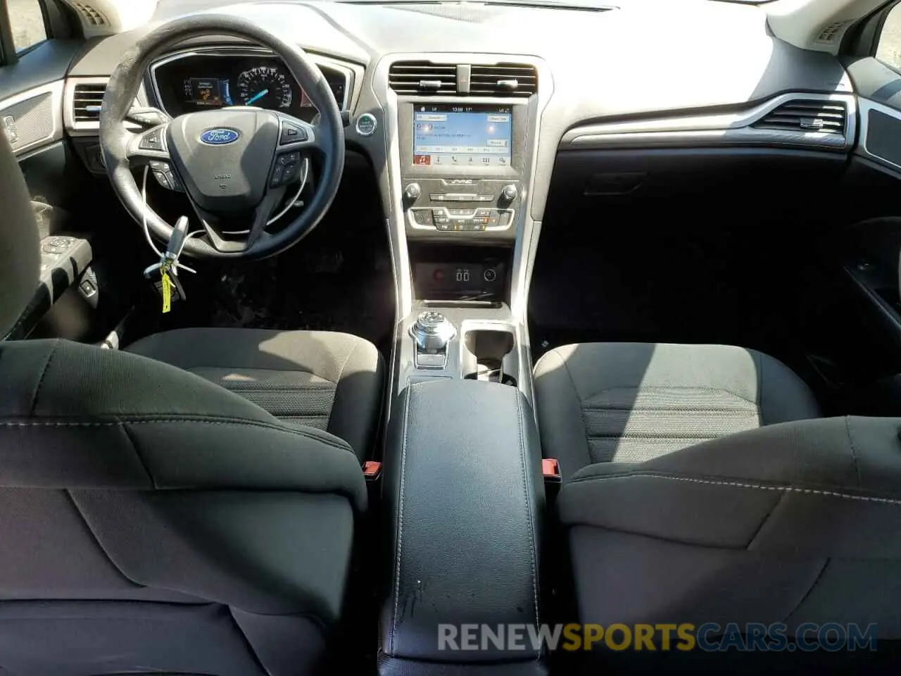 8 Photograph of a damaged car 3FA6P0LU6KR191405 FORD FUSION 2019