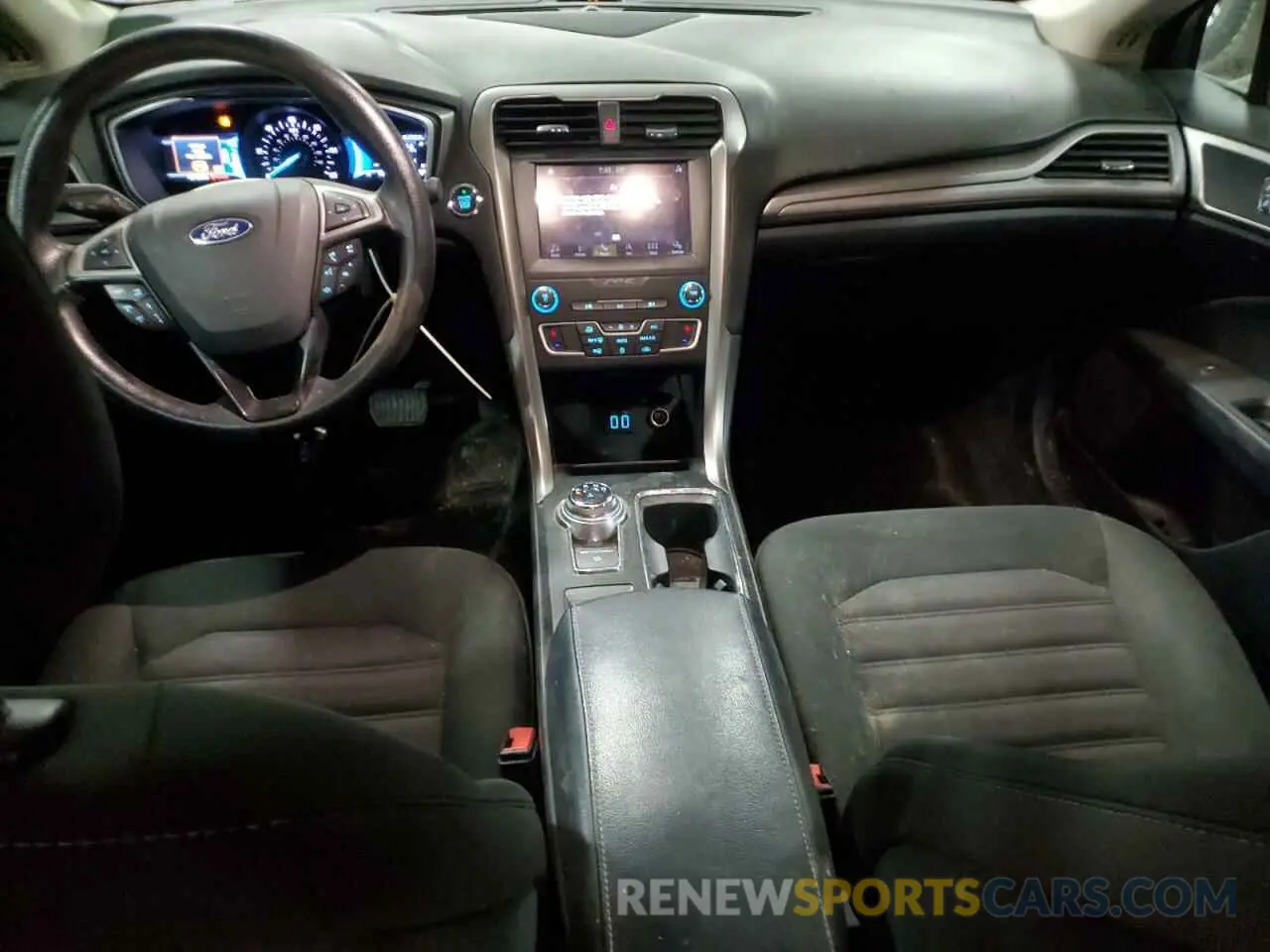 8 Photograph of a damaged car 3FA6P0LU7KR139717 FORD FUSION 2019