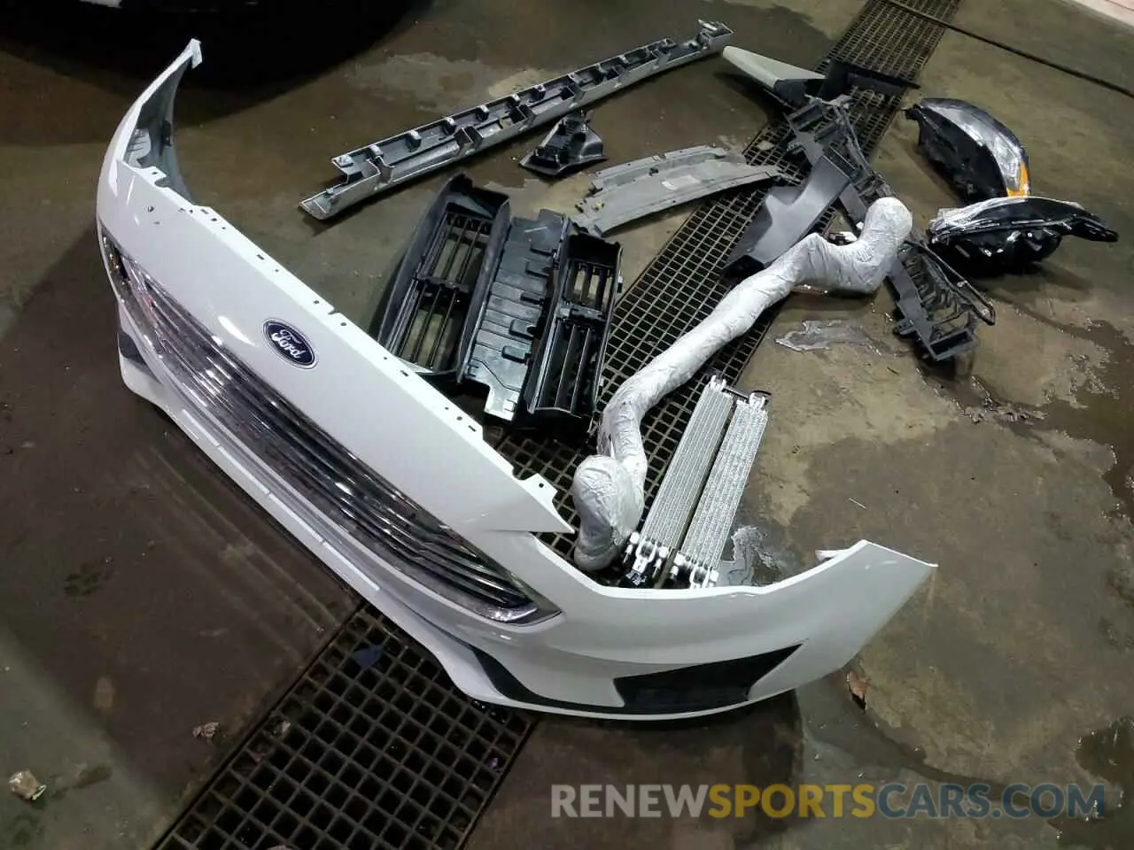 12 Фотография поврежденного автомобиля 3FA6P0LU7KR167615 FORD FUSION 2019