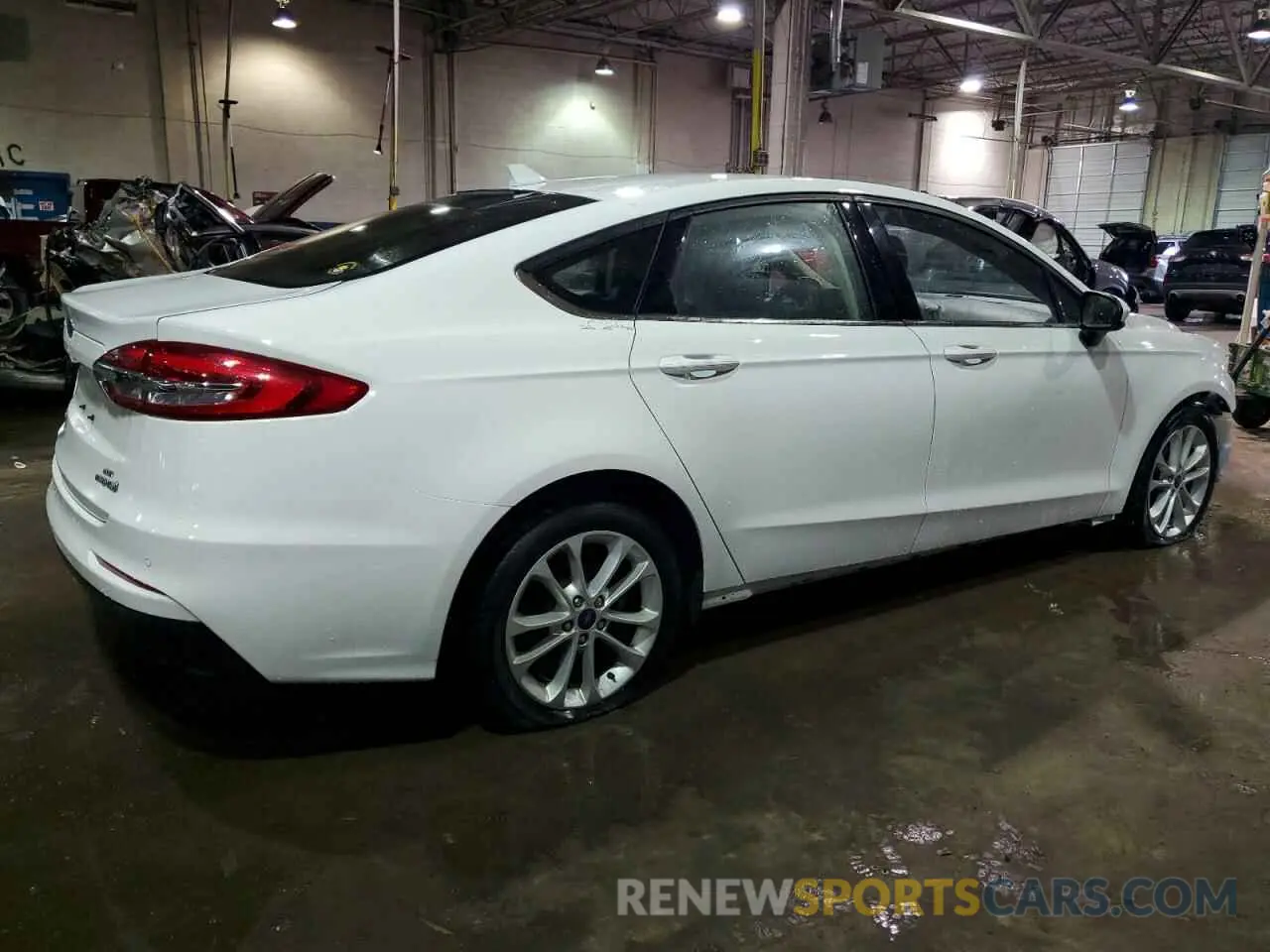 3 Фотография поврежденного автомобиля 3FA6P0LU7KR167615 FORD FUSION 2019