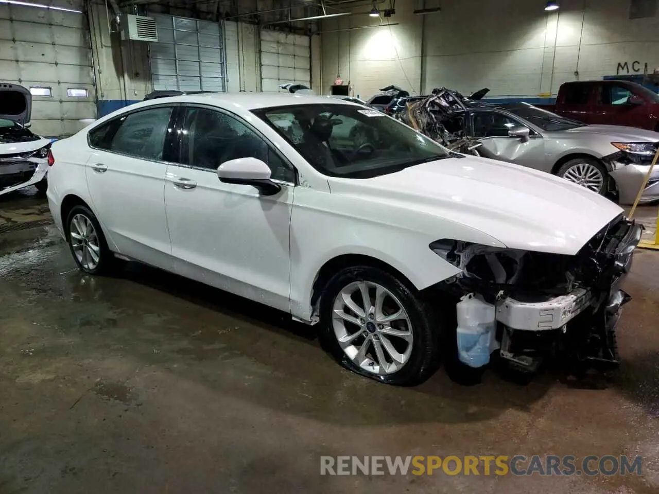 4 Фотография поврежденного автомобиля 3FA6P0LU7KR167615 FORD FUSION 2019