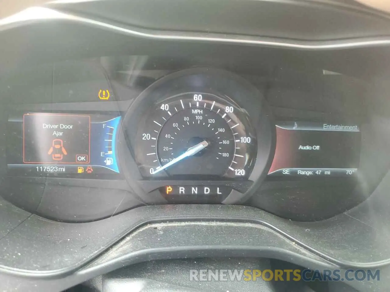 9 Photograph of a damaged car 3FA6P0LU7KR205263 FORD FUSION 2019
