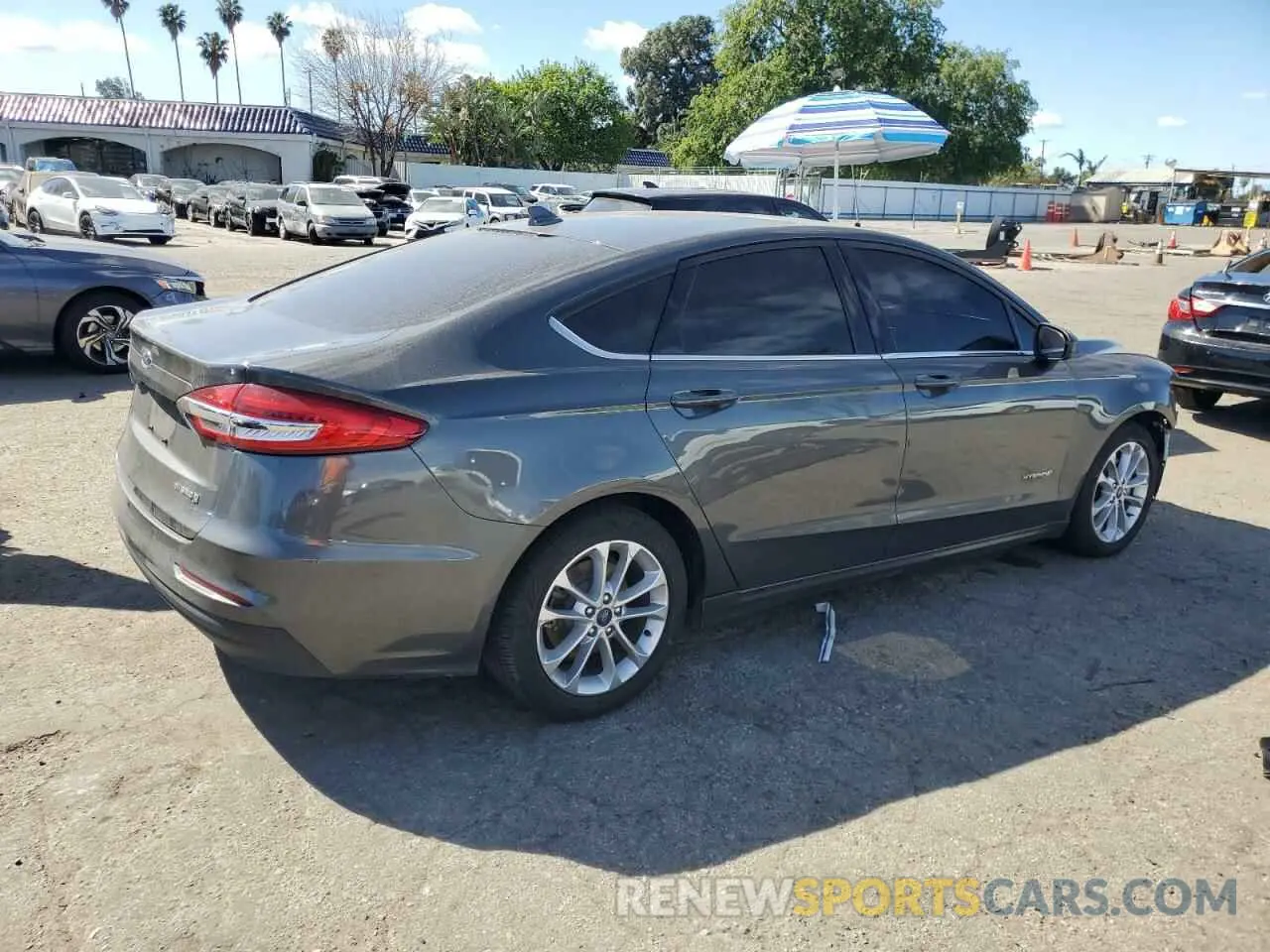 3 Photograph of a damaged car 3FA6P0LU7KR208809 FORD FUSION 2019