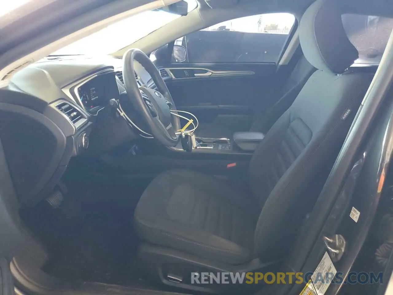 7 Photograph of a damaged car 3FA6P0LU7KR208809 FORD FUSION 2019