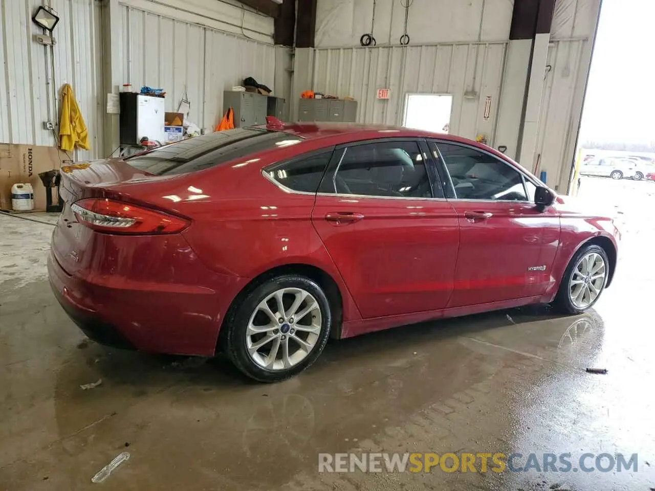 3 Photograph of a damaged car 3FA6P0LU7KR225576 FORD FUSION 2019