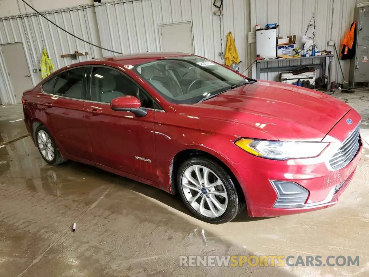 4 Photograph of a damaged car 3FA6P0LU7KR225576 FORD FUSION 2019