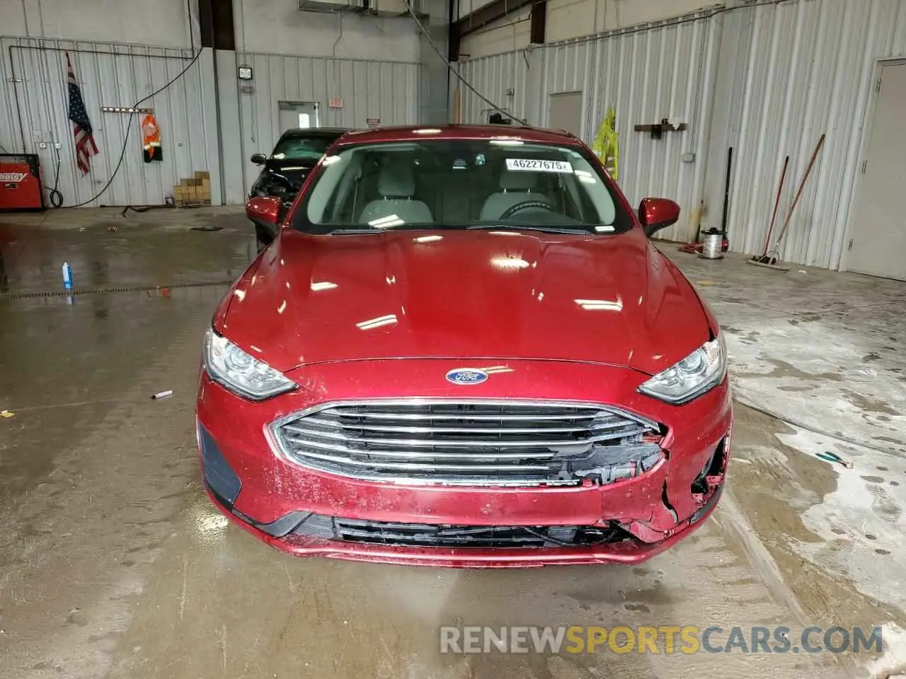 5 Photograph of a damaged car 3FA6P0LU7KR225576 FORD FUSION 2019