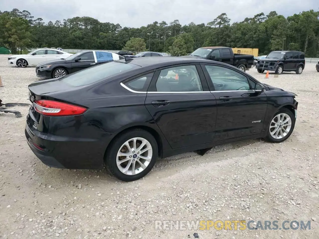 3 Фотография поврежденного автомобиля 3FA6P0LU8KR118293 FORD FUSION 2019