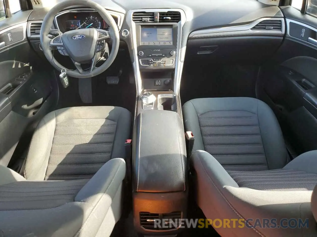 8 Фотография поврежденного автомобиля 3FA6P0LU8KR118293 FORD FUSION 2019