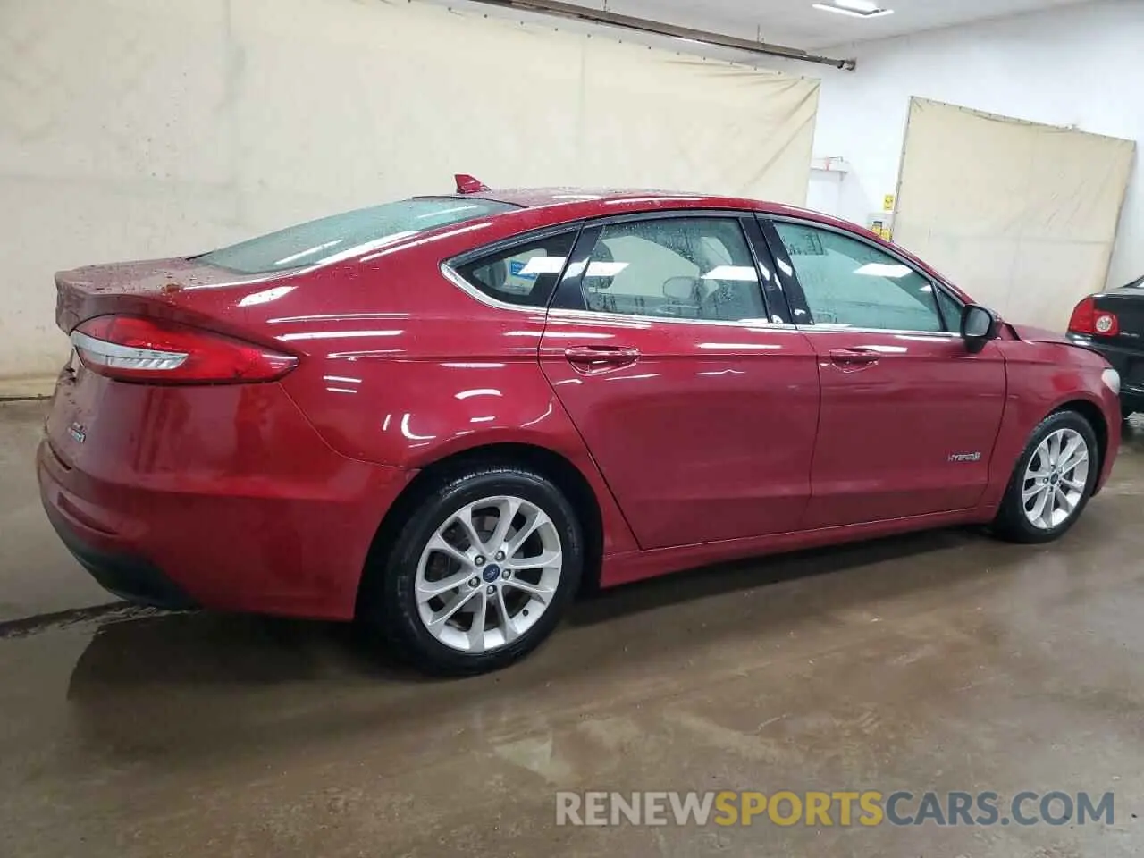 3 Photograph of a damaged car 3FA6P0LU8KR195701 FORD FUSION 2019