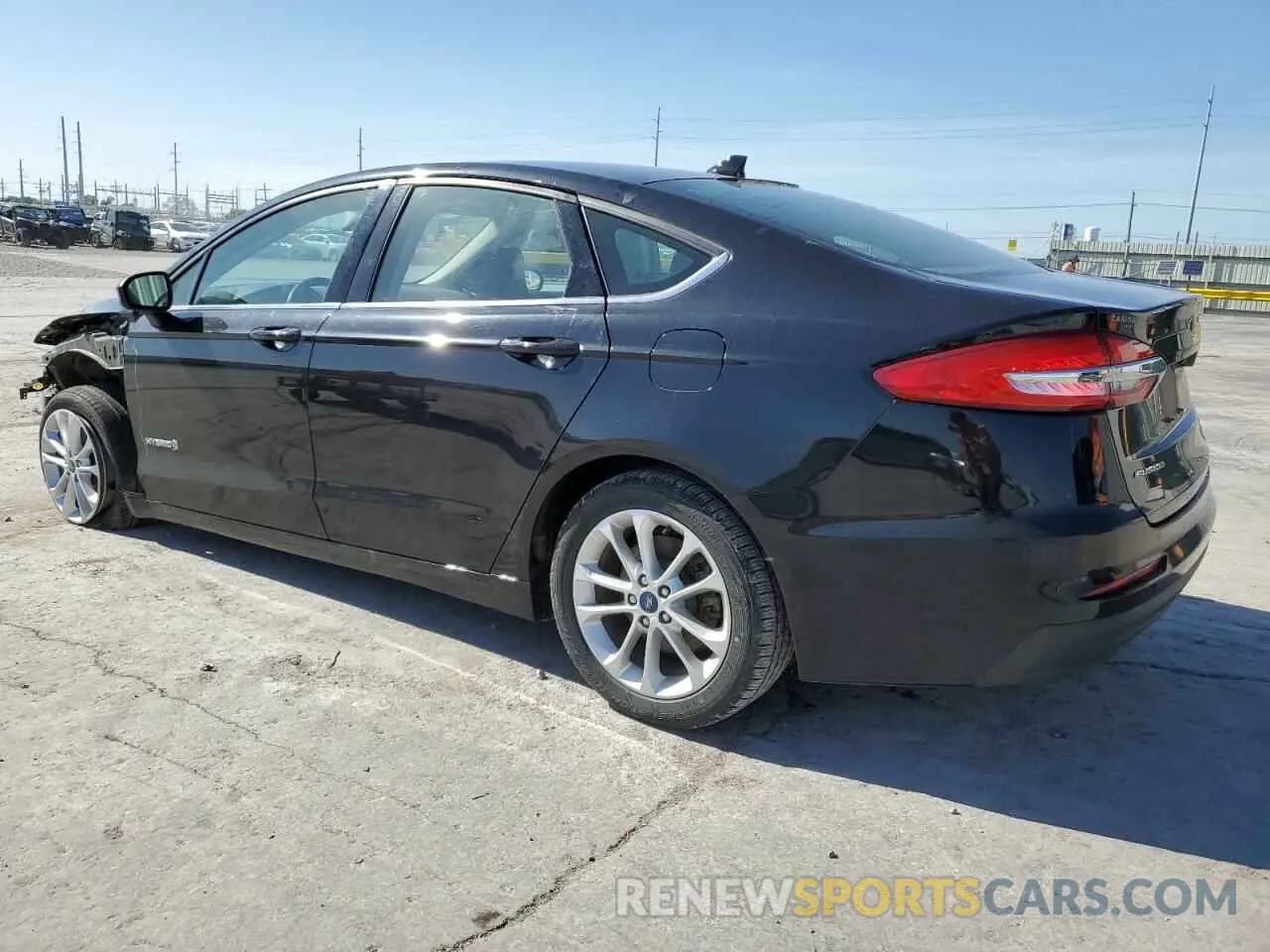 2 Фотография поврежденного автомобиля 3FA6P0LU8KR238482 FORD FUSION 2019