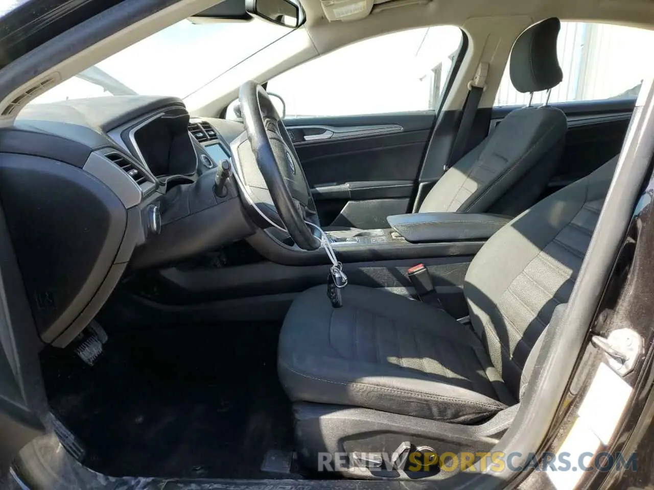 7 Фотография поврежденного автомобиля 3FA6P0LU8KR238482 FORD FUSION 2019