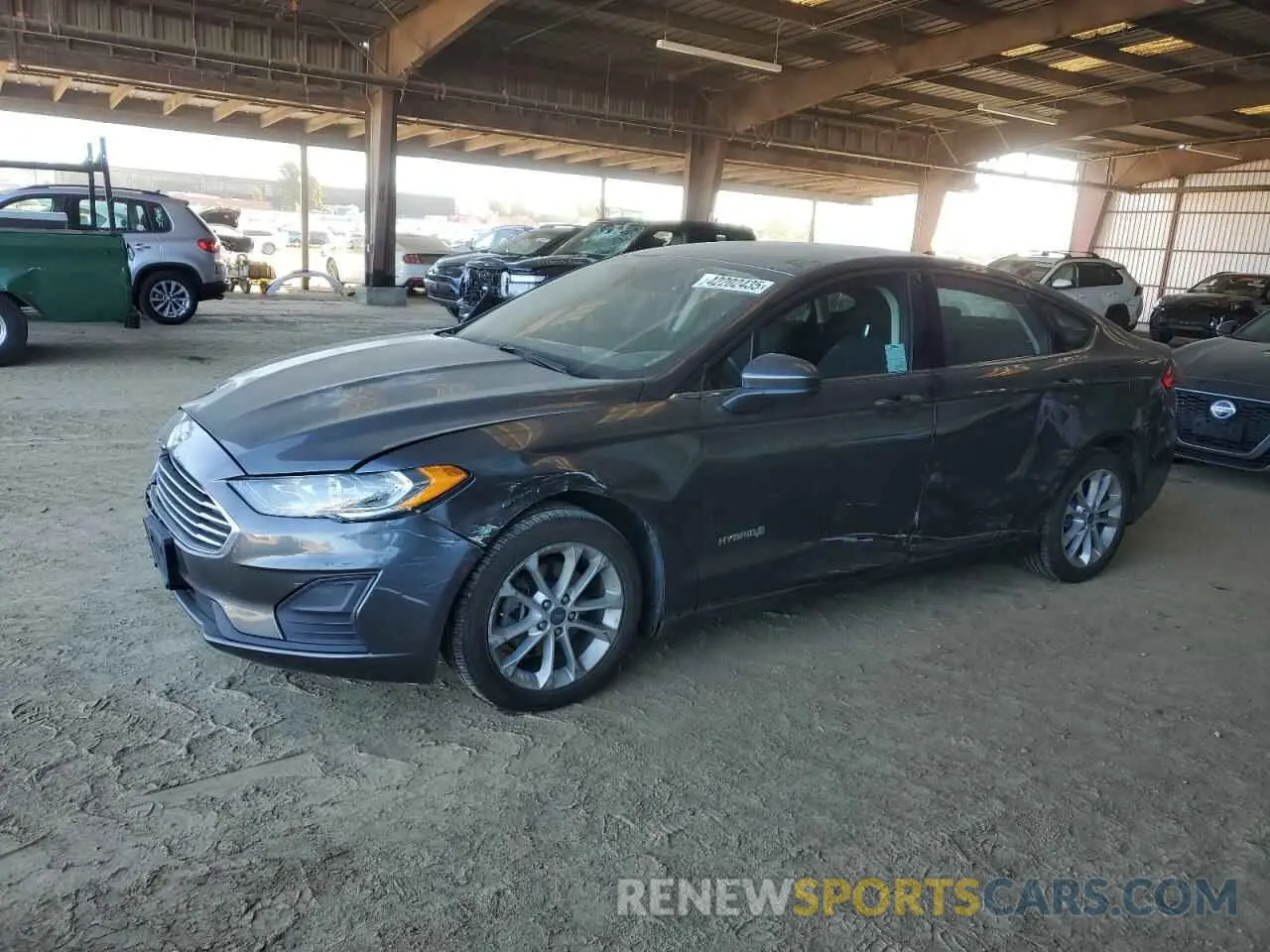 1 Photograph of a damaged car 3FA6P0LU9KR104774 FORD FUSION 2019