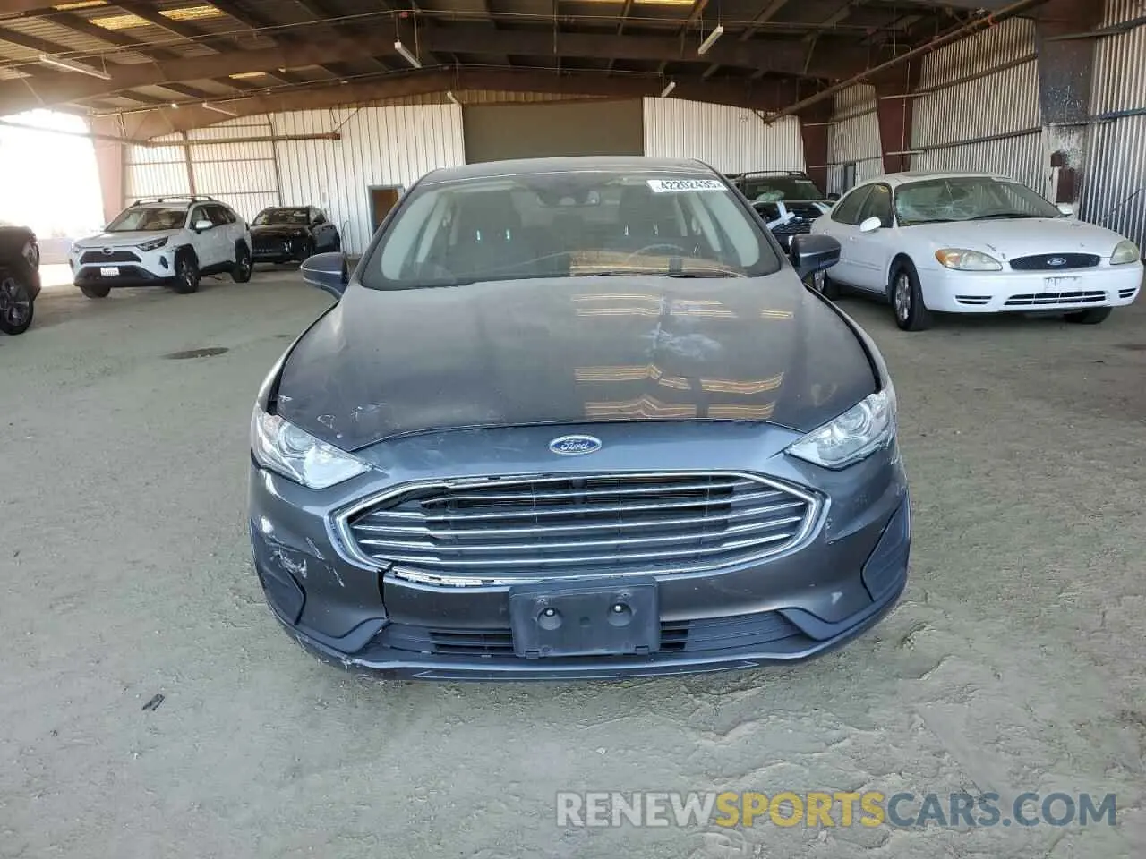 5 Photograph of a damaged car 3FA6P0LU9KR104774 FORD FUSION 2019