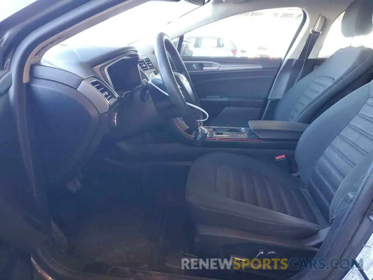 7 Photograph of a damaged car 3FA6P0LU9KR104774 FORD FUSION 2019