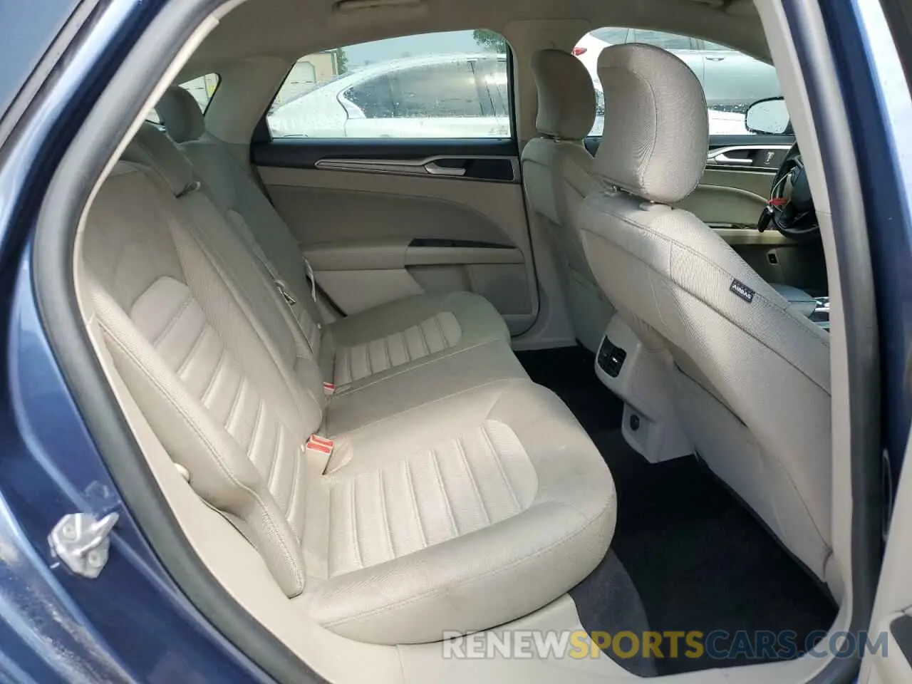 10 Photograph of a damaged car 3FA6P0LU9KR107657 FORD FUSION 2019