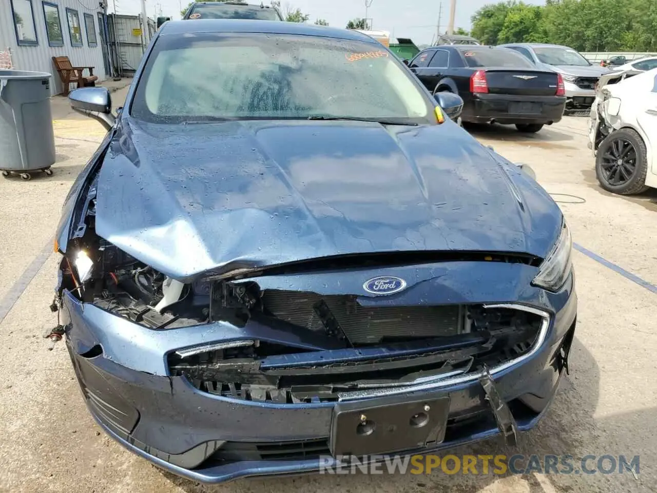 5 Photograph of a damaged car 3FA6P0LU9KR107657 FORD FUSION 2019