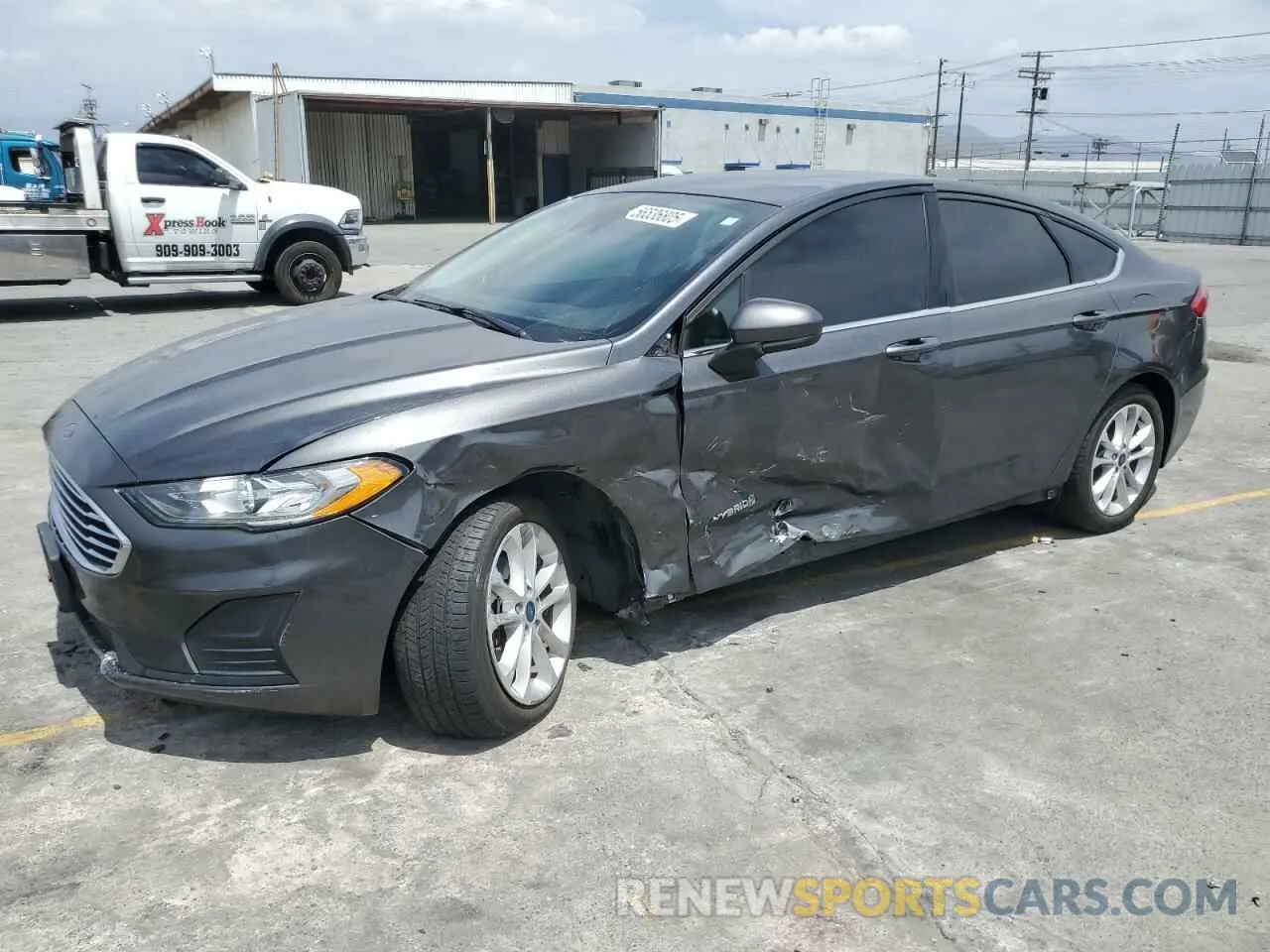 1 Фотография поврежденного автомобиля 3FA6P0LU9KR188398 FORD FUSION 2019