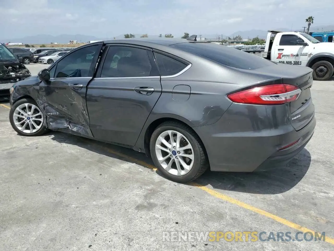 2 Фотография поврежденного автомобиля 3FA6P0LU9KR188398 FORD FUSION 2019