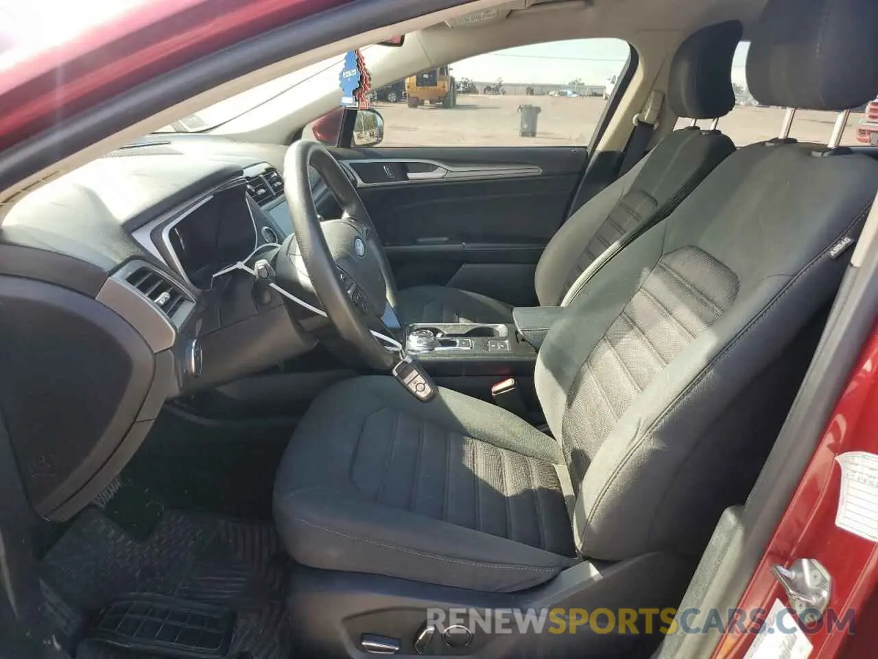 7 Photograph of a damaged car 3FA6P0LU9KR207905 FORD FUSION 2019