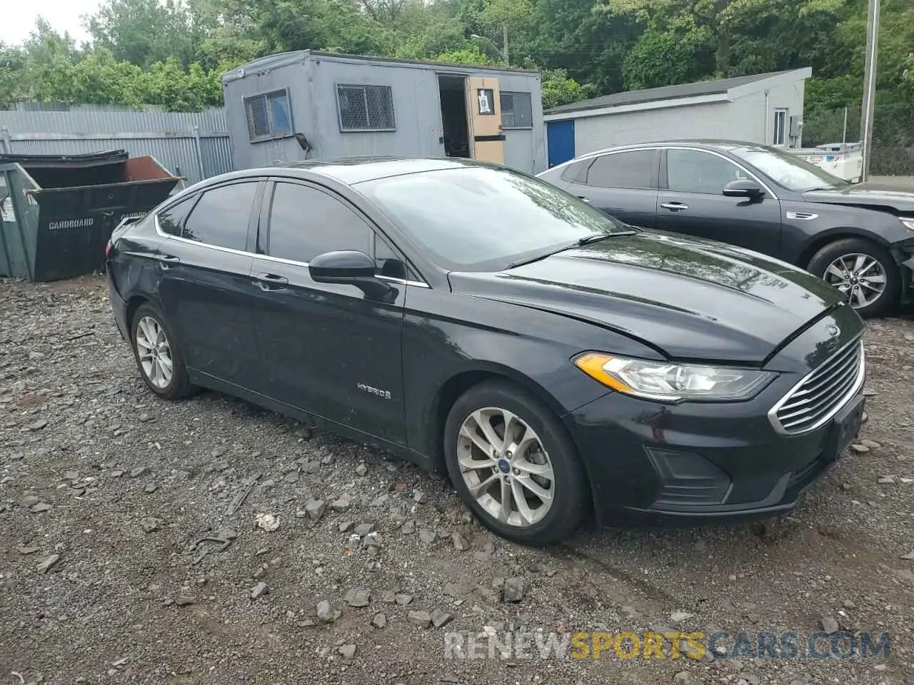 4 Photograph of a damaged car 3FA6P0LU9KR220797 FORD FUSION 2019