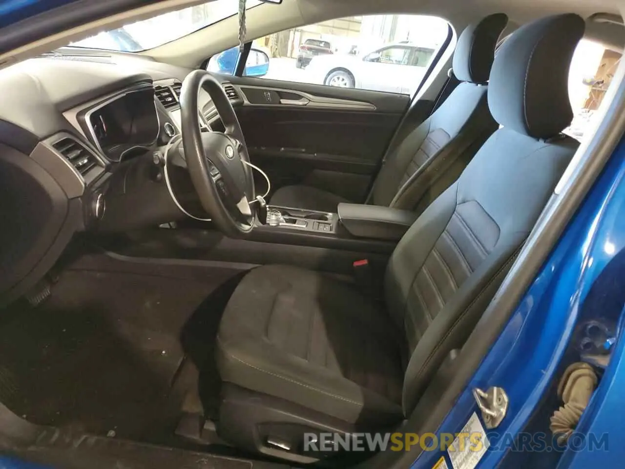 7 Фотография поврежденного автомобиля 3FA6P0LU9KR258773 FORD FUSION 2019