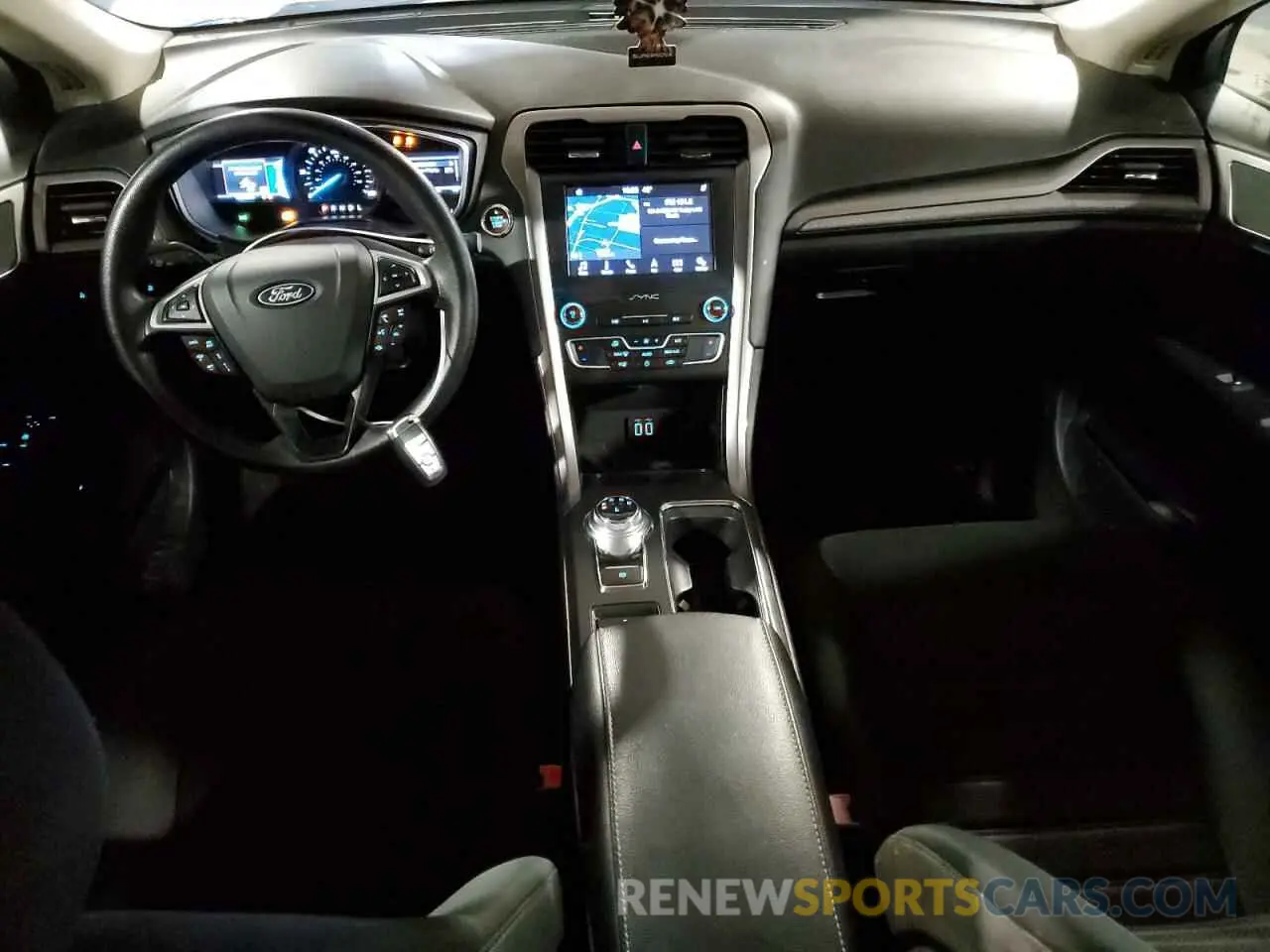 8 Фотография поврежденного автомобиля 3FA6P0LU9KR258773 FORD FUSION 2019
