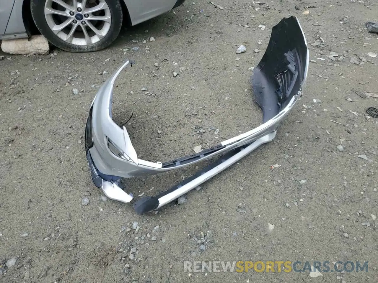 12 Photograph of a damaged car 3FA6P0LUXKR242582 FORD FUSION 2019
