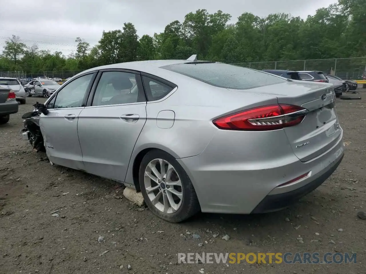 2 Photograph of a damaged car 3FA6P0LUXKR242582 FORD FUSION 2019