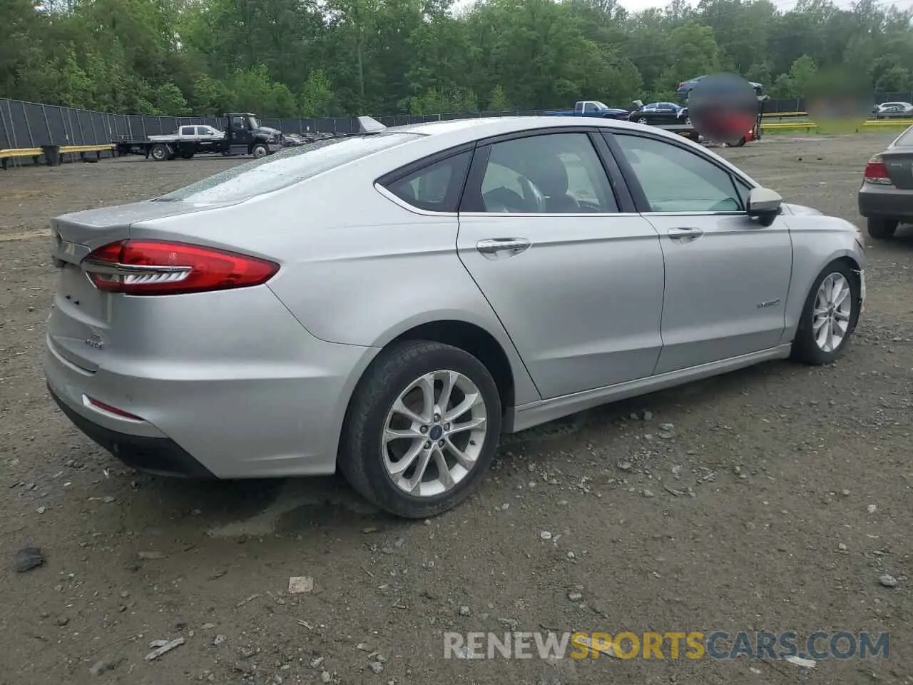 3 Photograph of a damaged car 3FA6P0LUXKR242582 FORD FUSION 2019