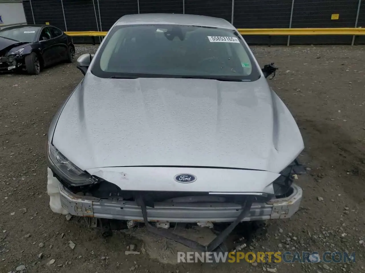 5 Photograph of a damaged car 3FA6P0LUXKR242582 FORD FUSION 2019
