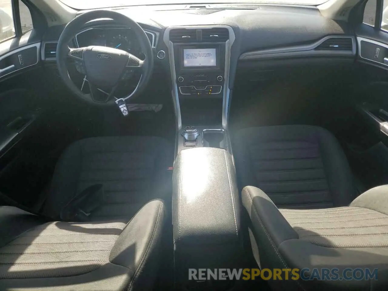 8 Фотография поврежденного автомобиля 3FA6P0LUXKR268874 FORD FUSION 2019