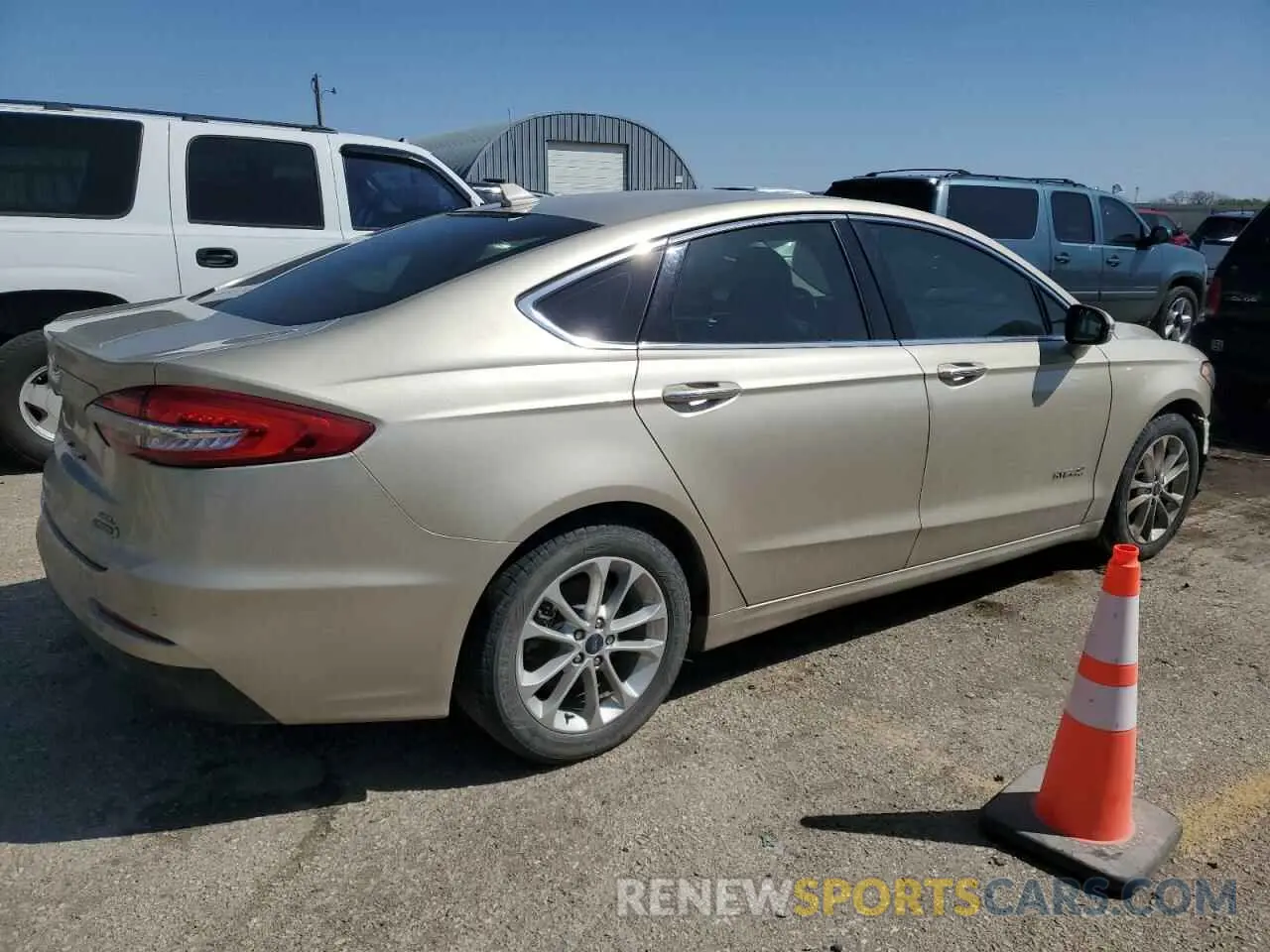 3 Photograph of a damaged car 3FA6P0MU0KR197778 FORD FUSION 2019