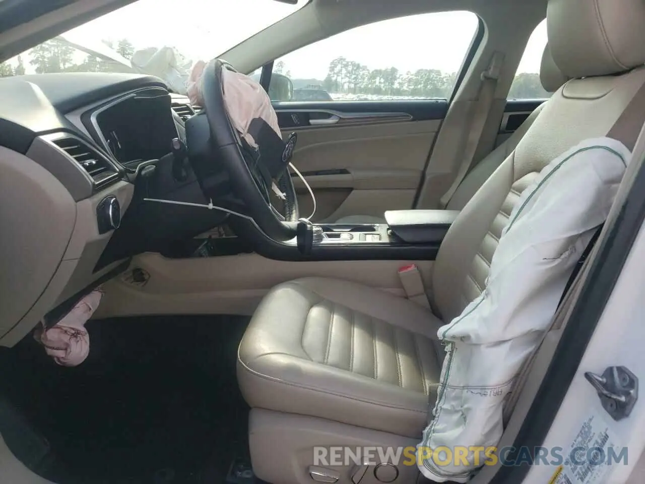 7 Фотография поврежденного автомобиля 3FA6P0MU1KR138724 FORD FUSION 2019