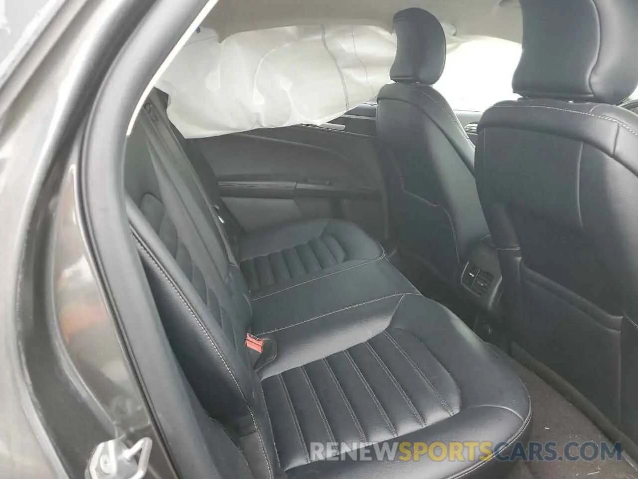 11 Photograph of a damaged car 3FA6P0MU3KR131144 FORD FUSION 2019