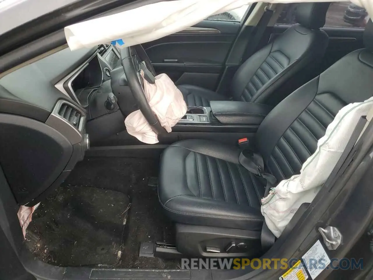 7 Photograph of a damaged car 3FA6P0MU3KR131144 FORD FUSION 2019
