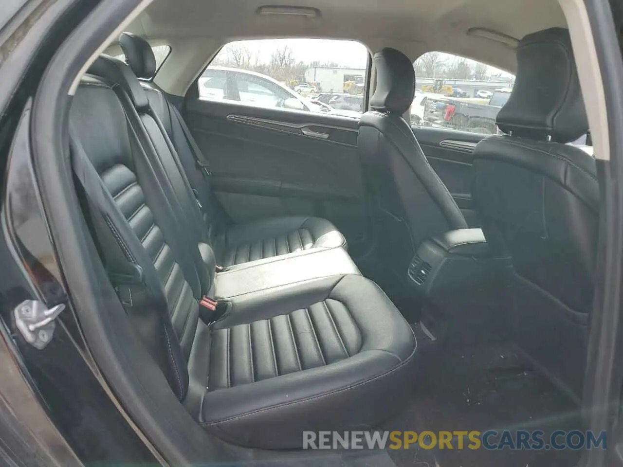 10 Фотография поврежденного автомобиля 3FA6P0MU3KR180750 FORD FUSION 2019