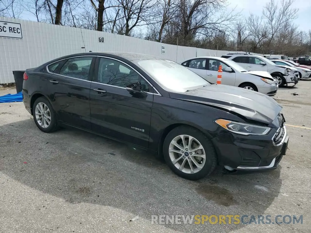 4 Фотография поврежденного автомобиля 3FA6P0MU3KR180750 FORD FUSION 2019