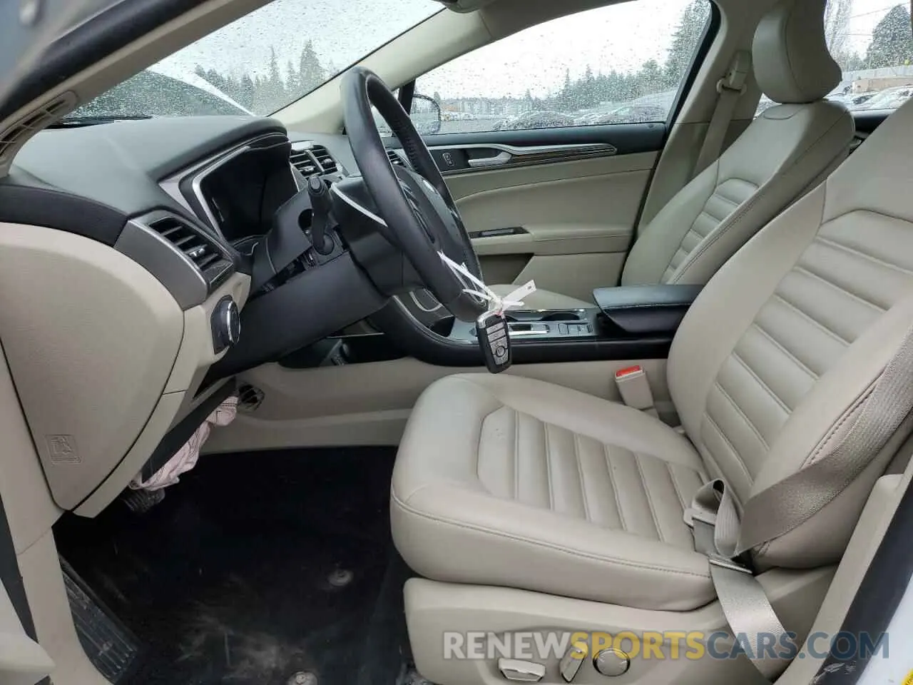 7 Photograph of a damaged car 3FA6P0MU7KR256387 FORD FUSION 2019