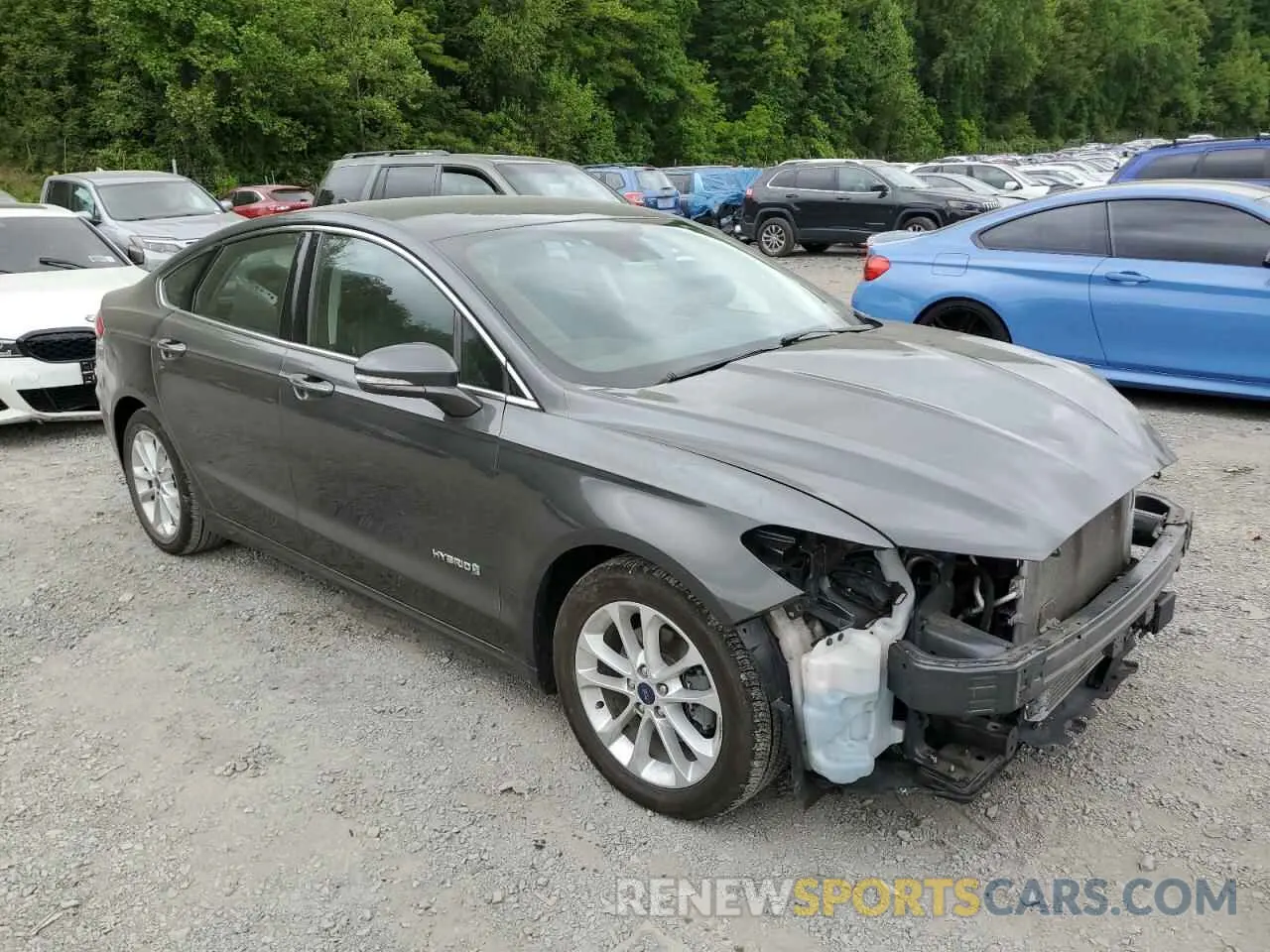 4 Photograph of a damaged car 3FA6P0MU9KR157604 FORD FUSION 2019