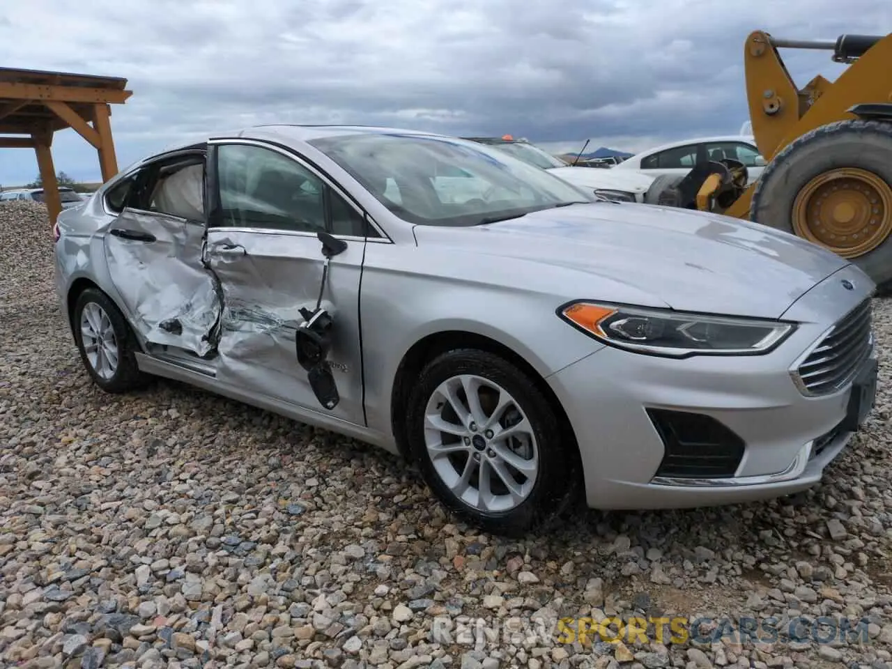 4 Photograph of a damaged car 3FA6P0MUXKR257260 FORD FUSION 2019