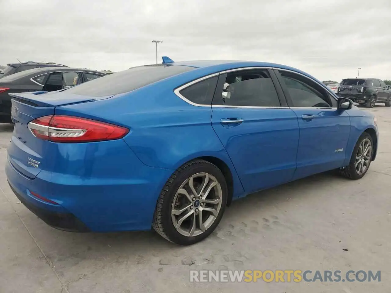 3 Photograph of a damaged car 3FA6P0RU0KR235664 FORD FUSION 2019