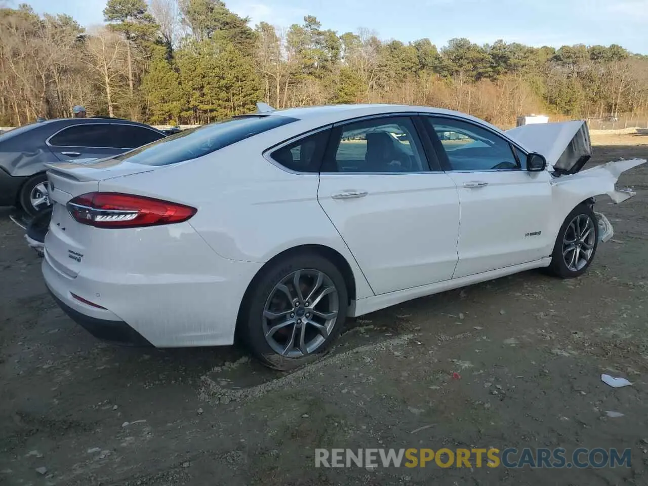 3 Фотография поврежденного автомобиля 3FA6P0RU1KR121513 FORD FUSION 2019