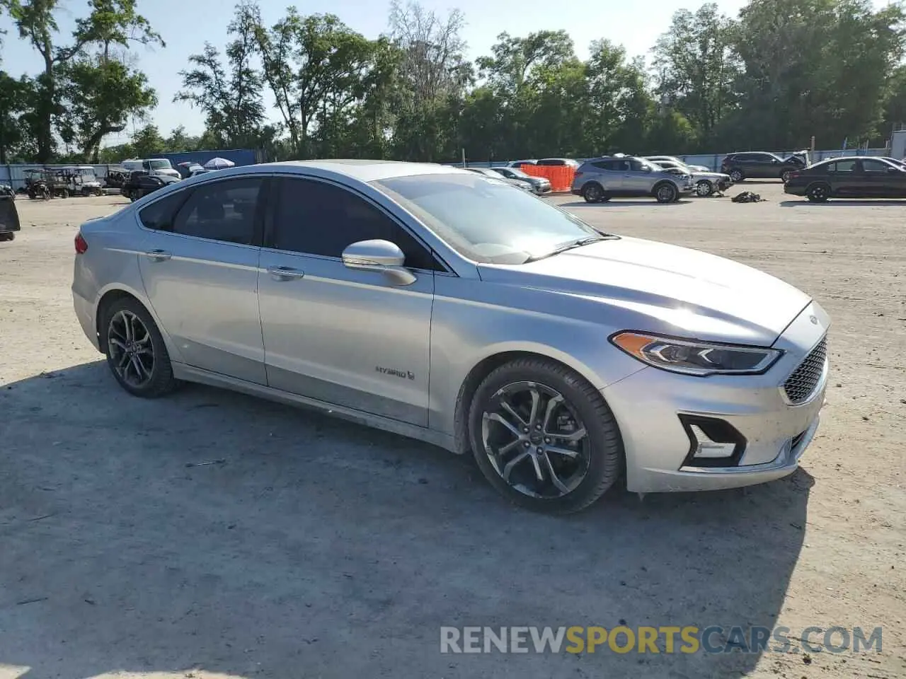 4 Фотография поврежденного автомобиля 3FA6P0RU1KR209297 FORD FUSION 2019