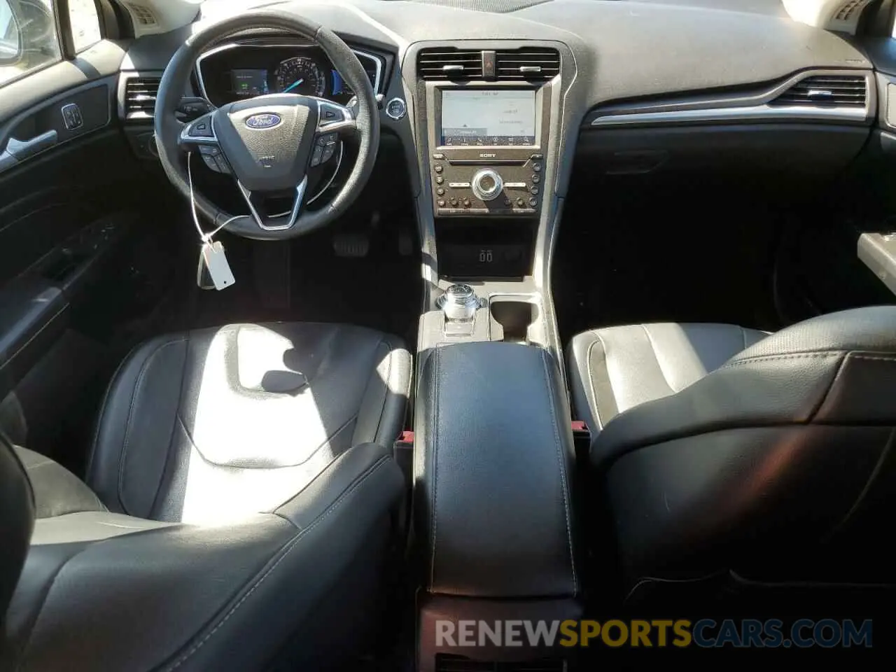 8 Photograph of a damaged car 3FA6P0RU1KR243210 FORD FUSION 2019