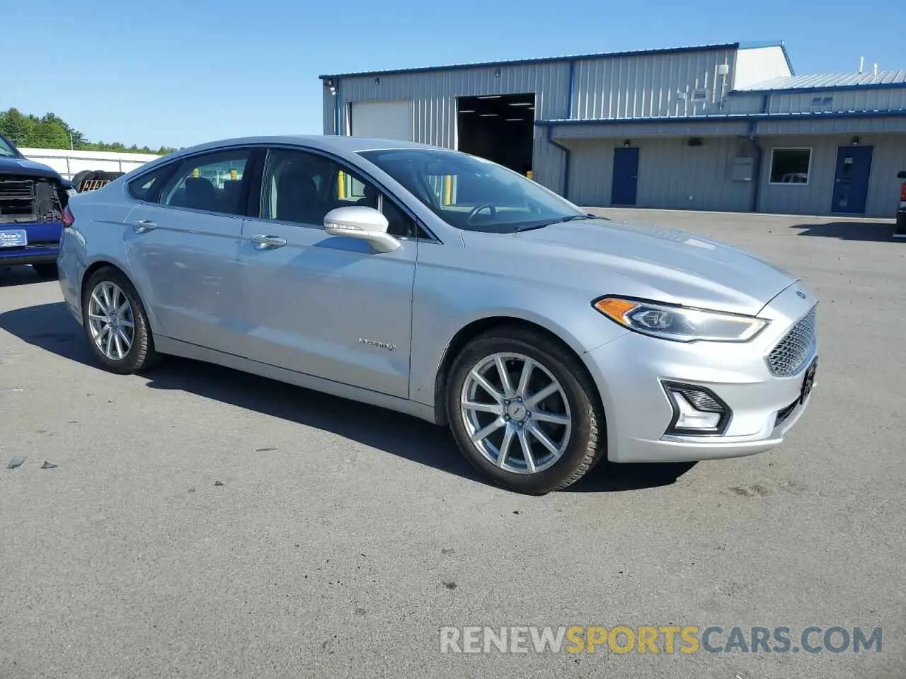 4 Photograph of a damaged car 3FA6P0RU1KR260816 FORD FUSION 2019